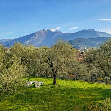 Aparthotel Englovacanze Riva del Garda Exteriör bild