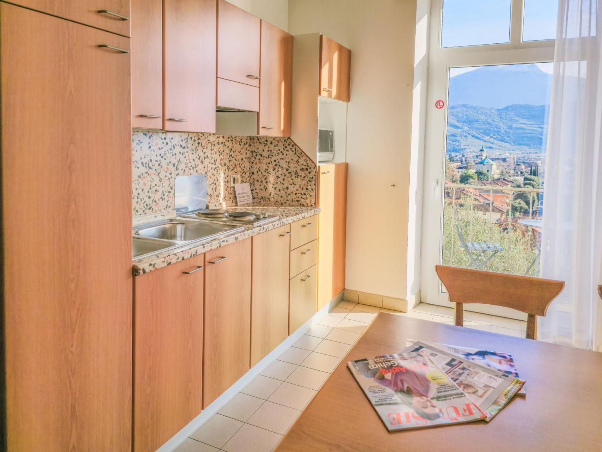 Aparthotel Englovacanze Riva del Garda Exteriör bild
